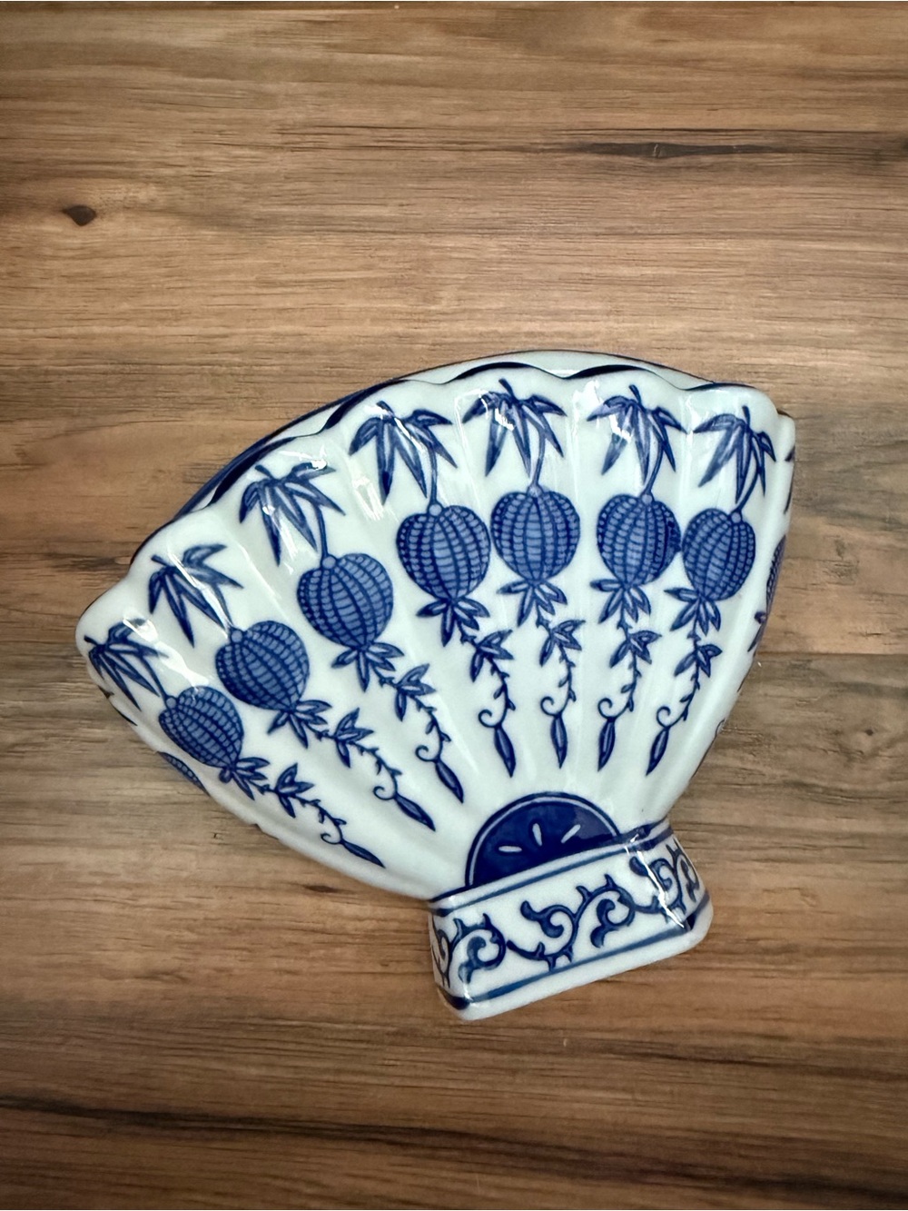 Vintage Scallop Wall Pocket